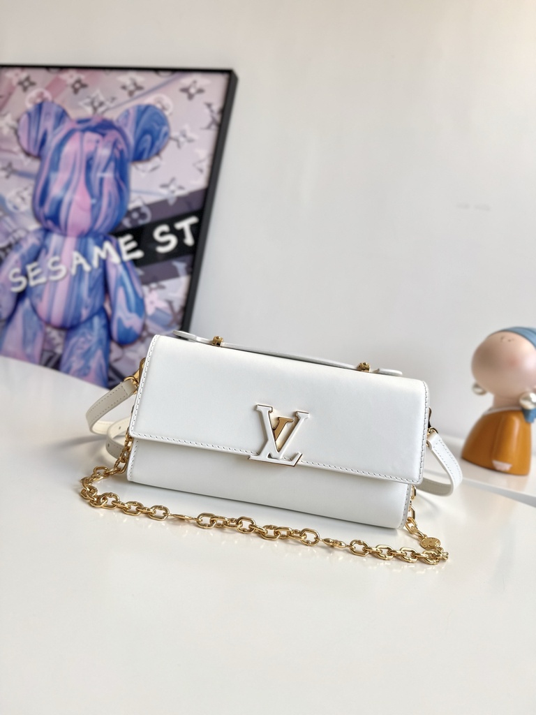 حقيبة يد نسائية LV