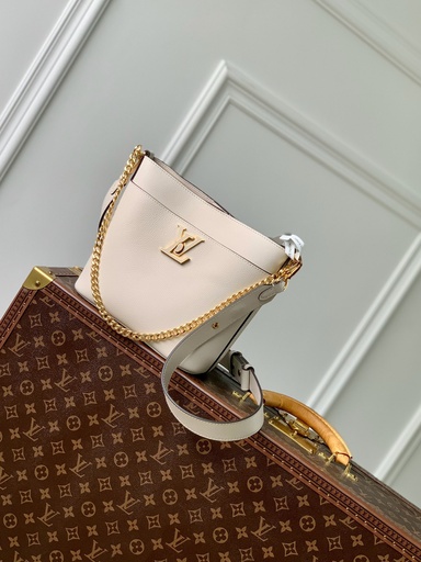 حقيبة يد نسائية LV