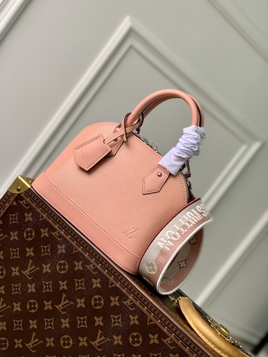 حقيبة يد نسائية LV