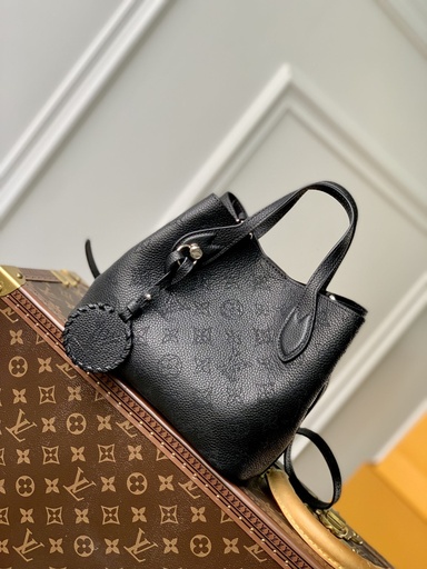 حقيبة يد نسائية LV