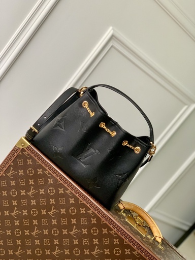 حقيبة يد نسائية LV